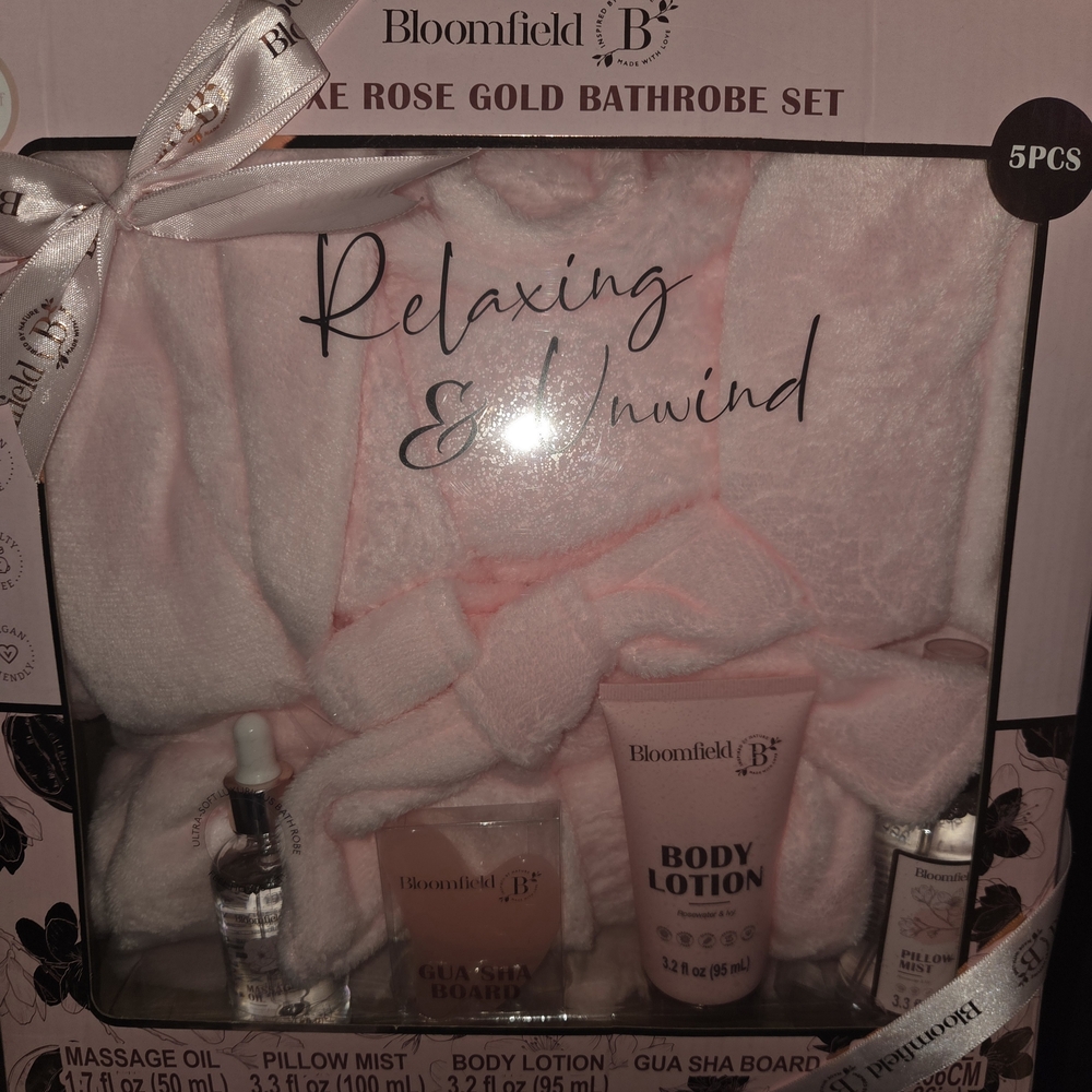 Bloomfield Pink Bathrobe Set - Picture 2 of 2